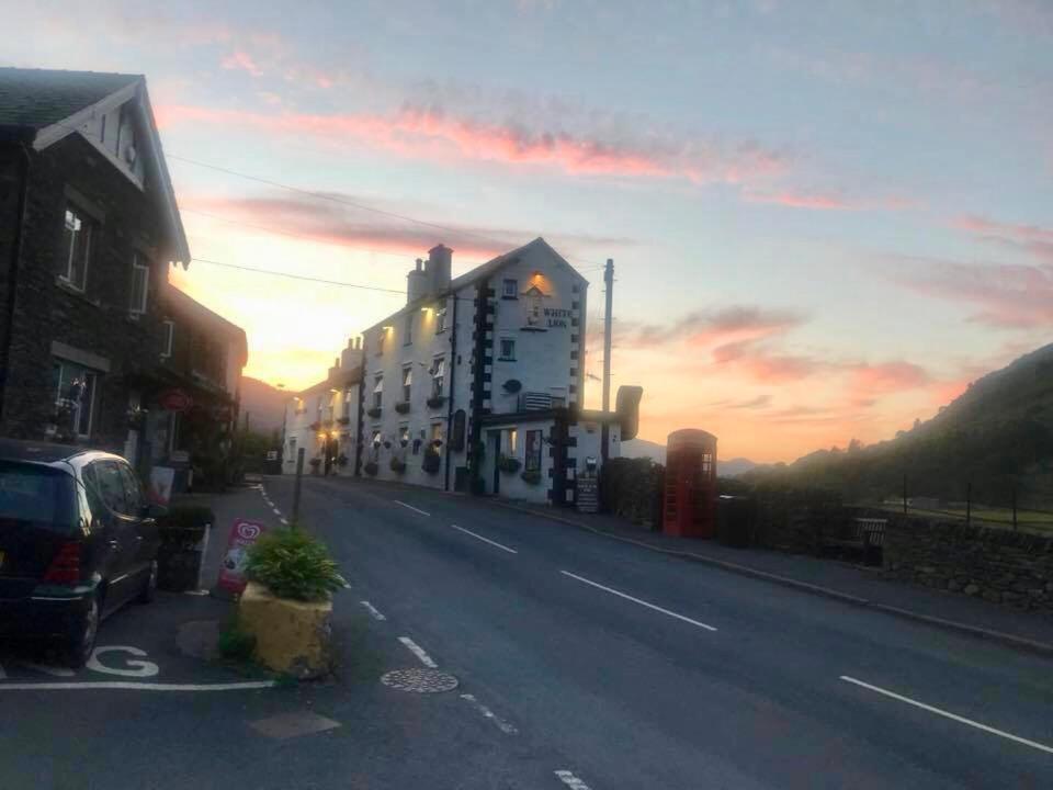 The White Lion Inn 彭里斯 外观 照片