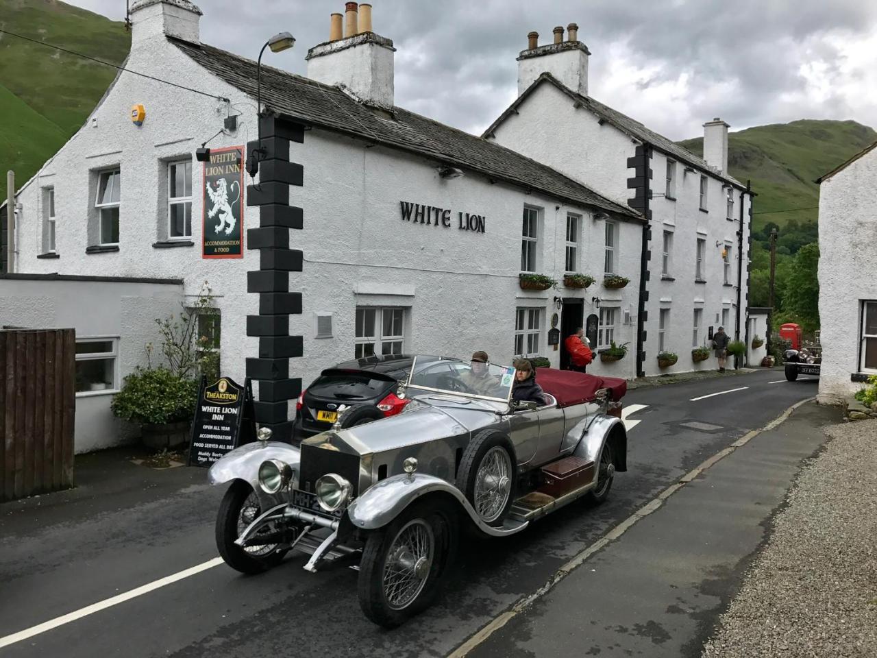 The White Lion Inn 彭里斯 外观 照片