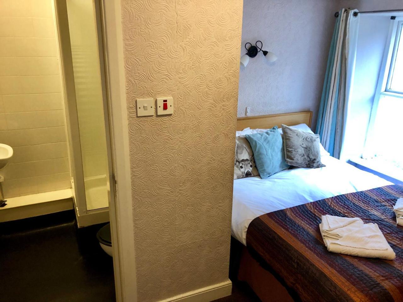 The White Lion Inn 彭里斯 外观 照片